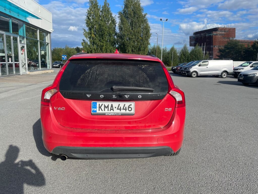 Volvo V60 2012 Punainen