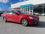 Volvo V60 2012 Punainen