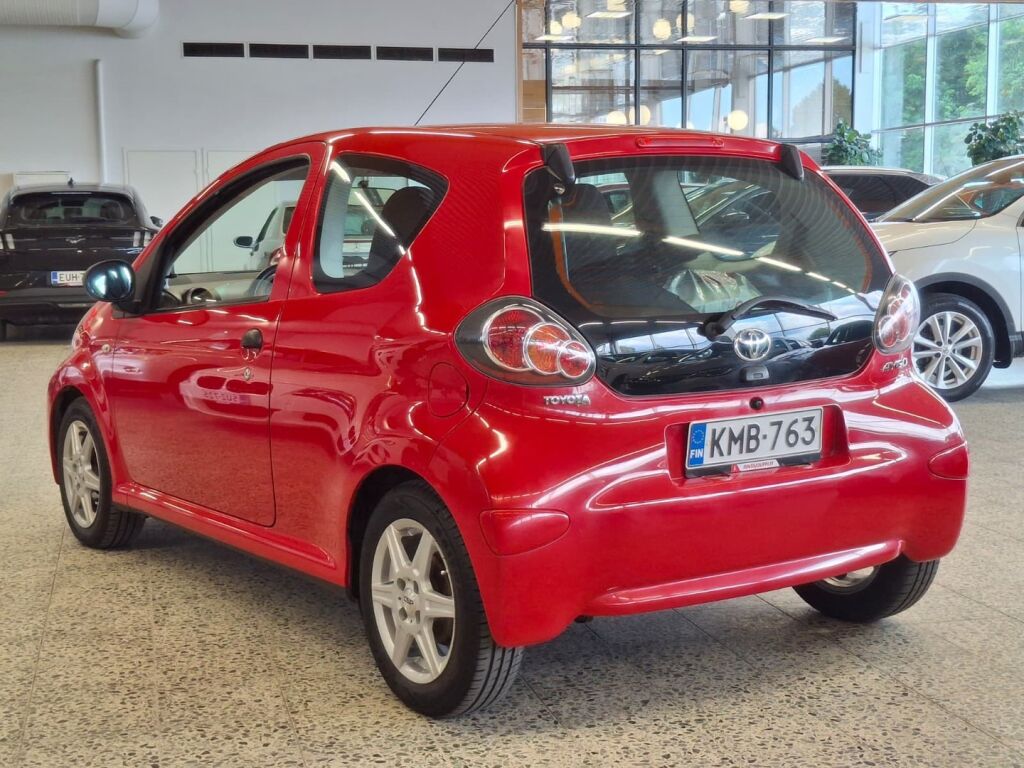 Toyota AYGO 2012 Punainen