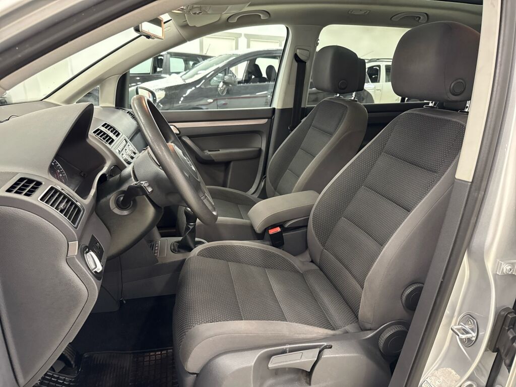 Volkswagen Touran 2013 Harmaa