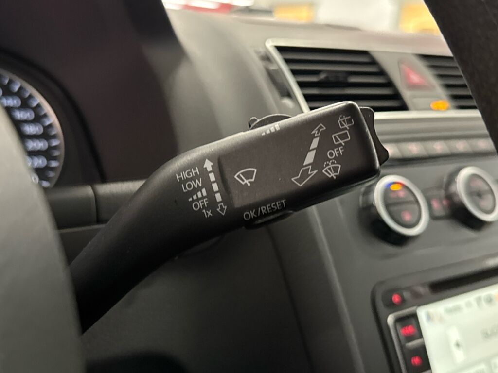 Volkswagen Touran 2013 Harmaa