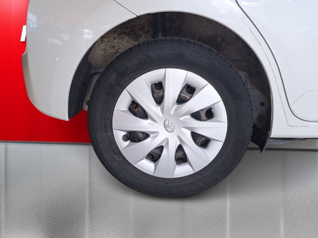 Toyota Verso-S 2013 Valkoinen