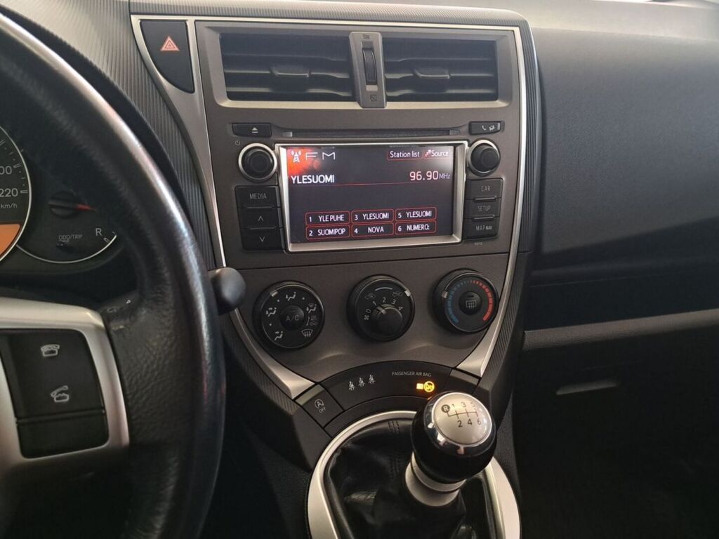 Toyota Verso-S 2013 Valkoinen