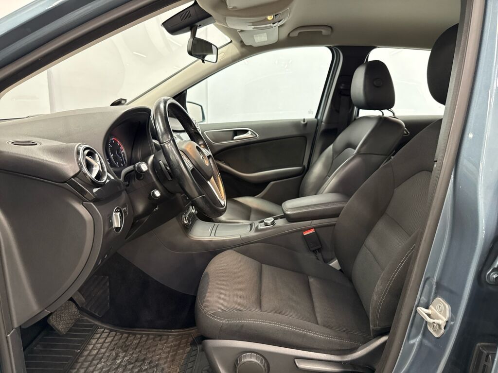 Mercedes-Benz B 2012 Sininen