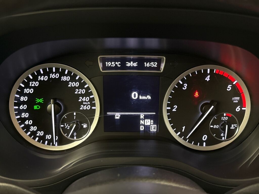 Mercedes-Benz B 2012 Sininen