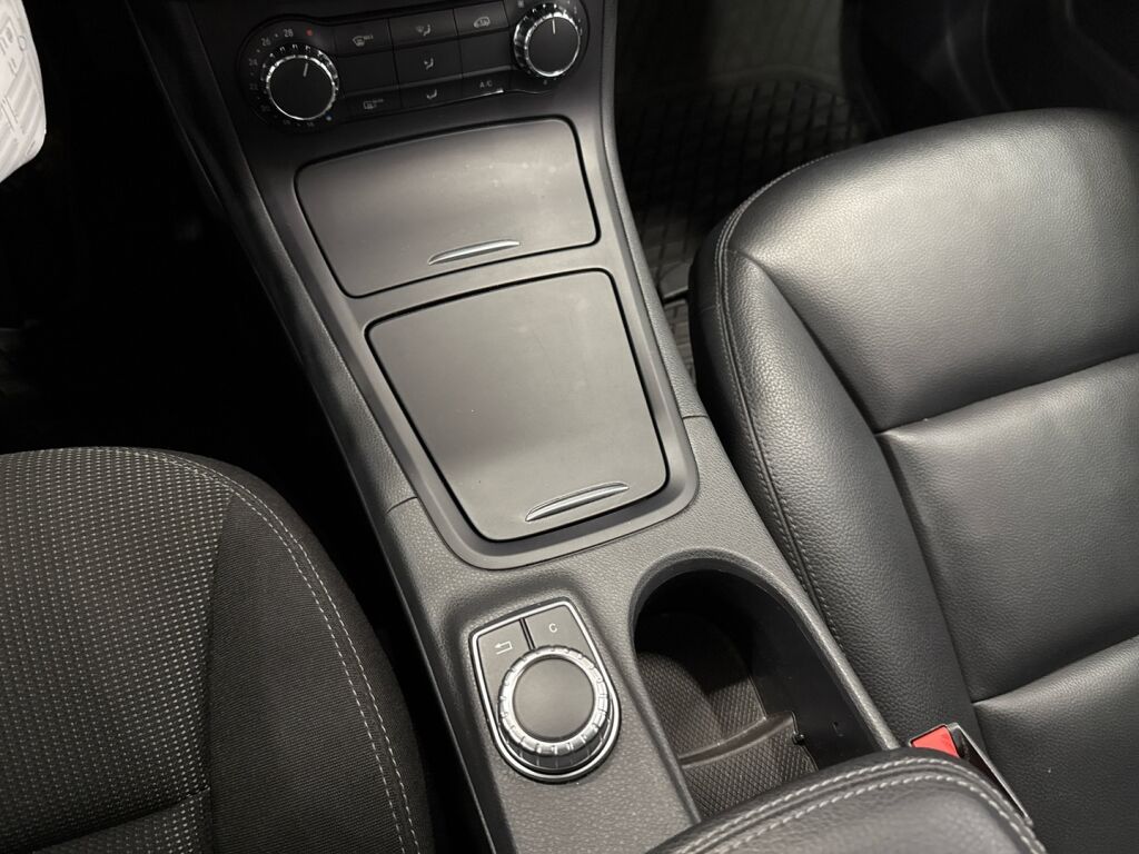 Mercedes-Benz B 2012 Sininen