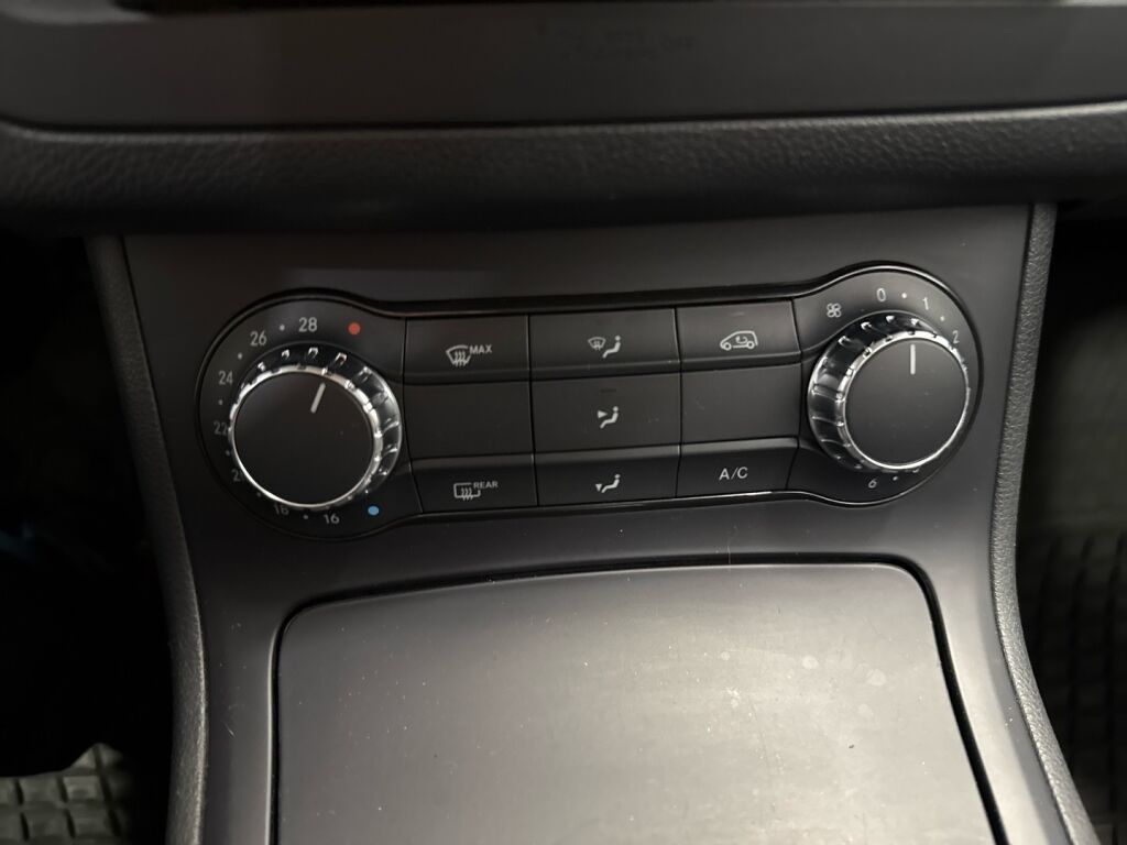 Mercedes-Benz B 2012 Sininen