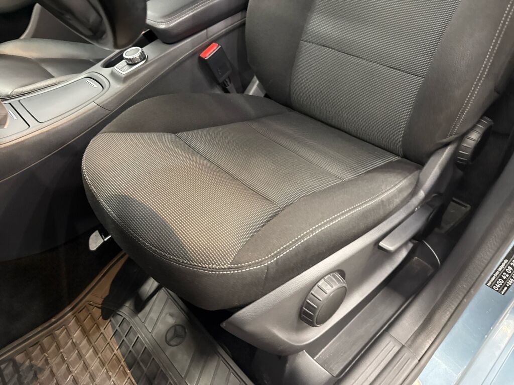 Mercedes-Benz B 2012 Sininen