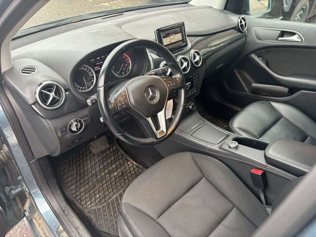 Mercedes-Benz B 2012 Sininen