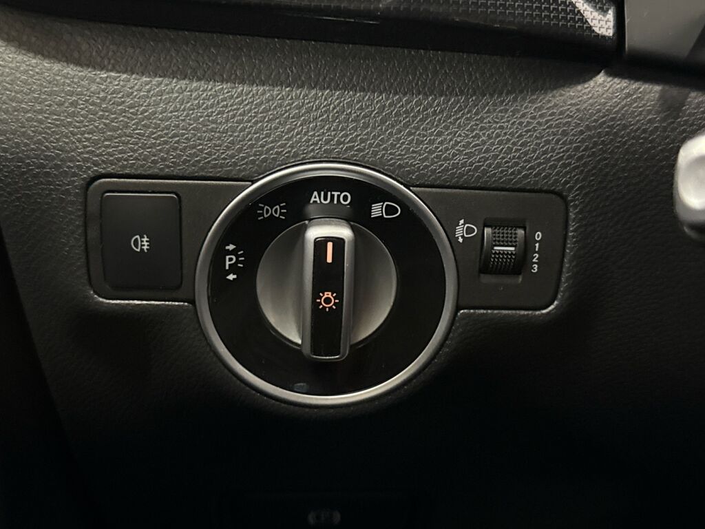 Mercedes-Benz B 2012 Sininen