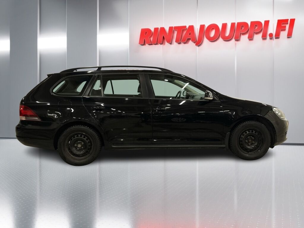 Volkswagen Golf 2012 Musta