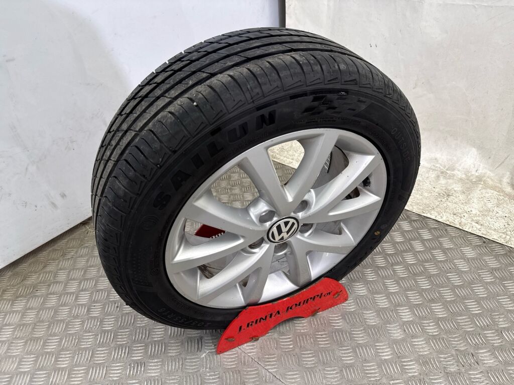 Volkswagen Golf 2012 Musta