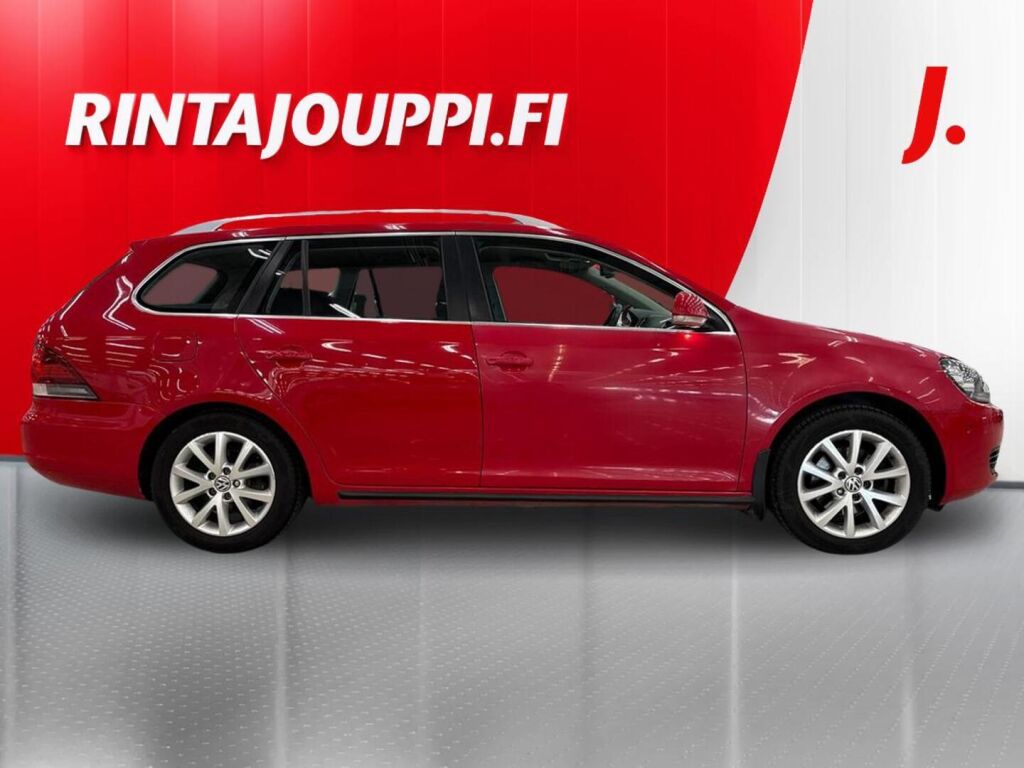 Volkswagen Golf 2012 Punainen