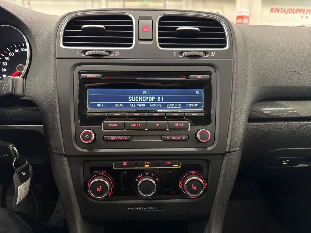 Volkswagen Golf 2012 Punainen
