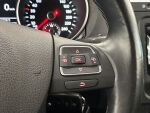 Volkswagen Golf 2012 Punainen