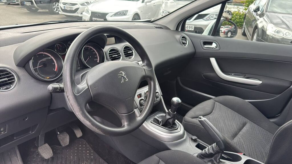 Peugeot 308 2013 Valkoinen
