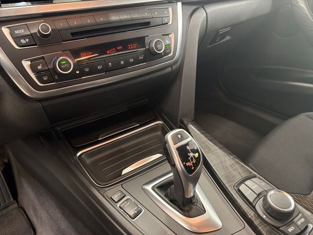 BMW 320 2012 Valkoinen