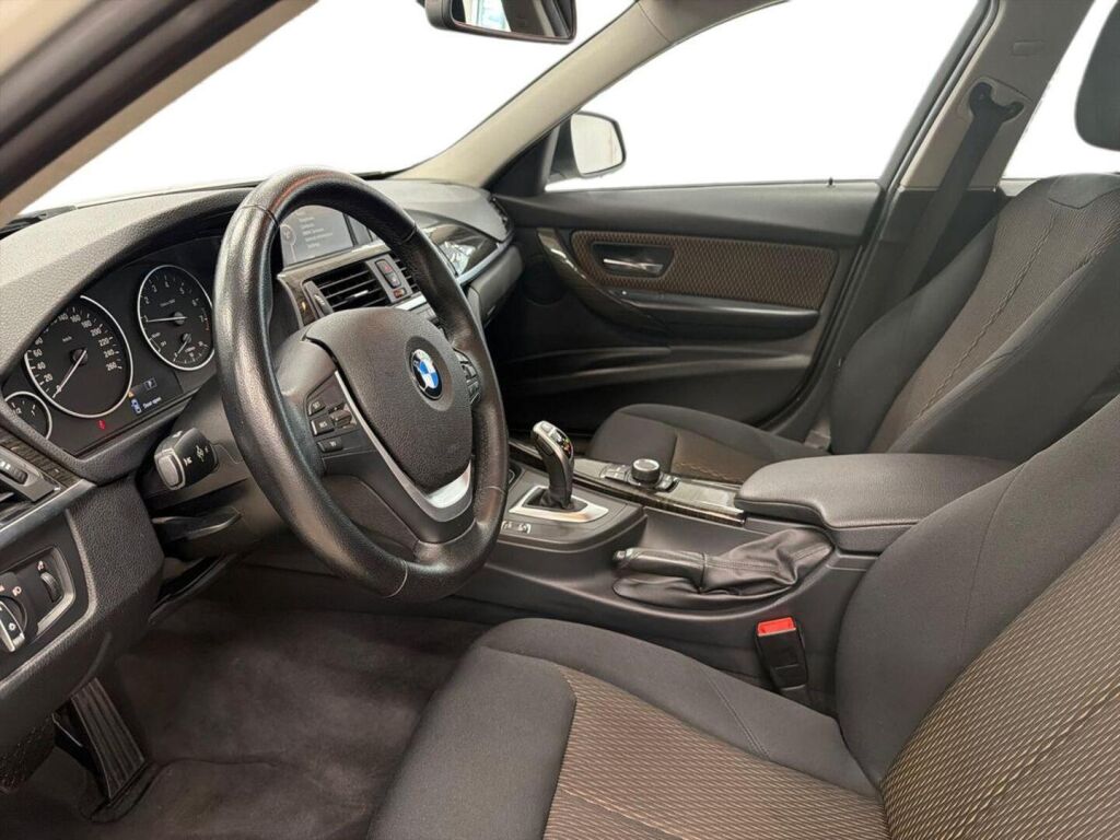 BMW 320 2012 Valkoinen