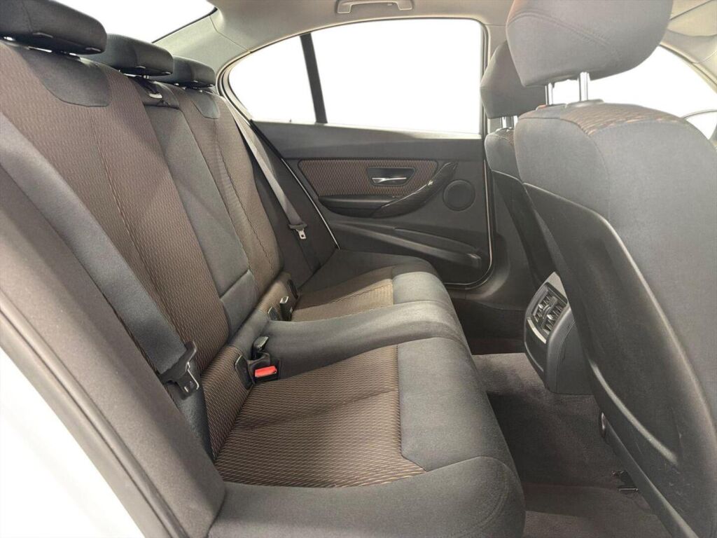 BMW 320 2012 Valkoinen