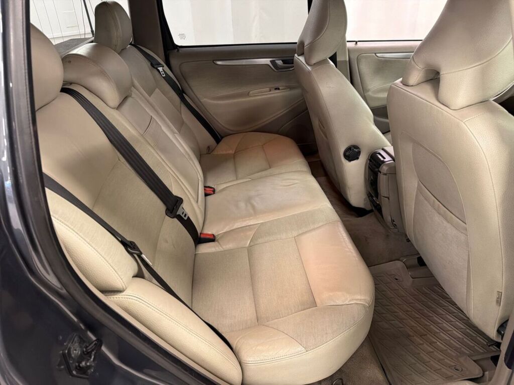 Volvo V70 2005 Harmaa