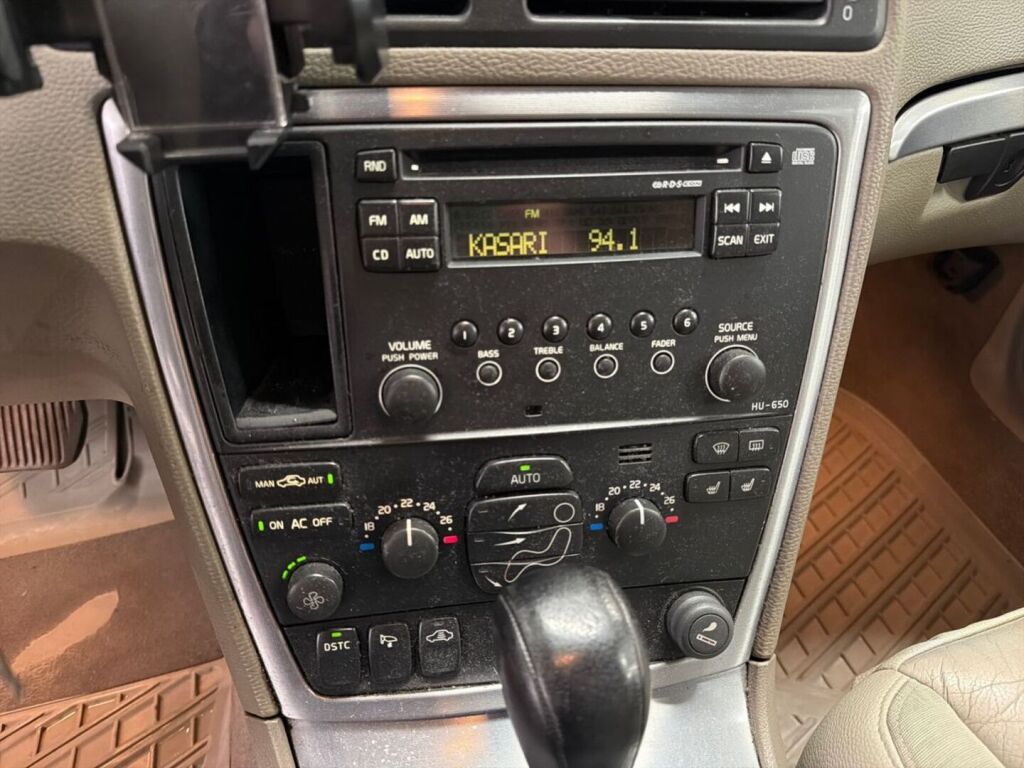 Volvo V70 2005 Harmaa