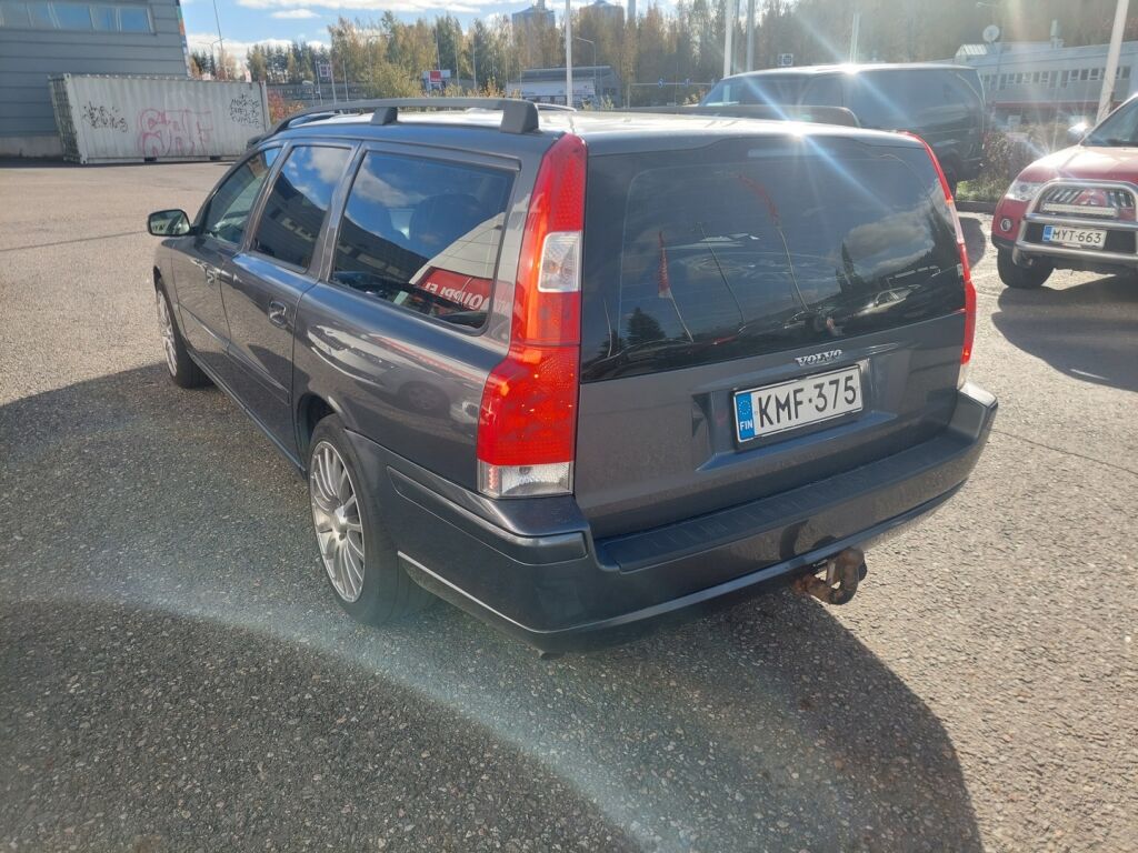 Volvo V70 2005 Harmaa