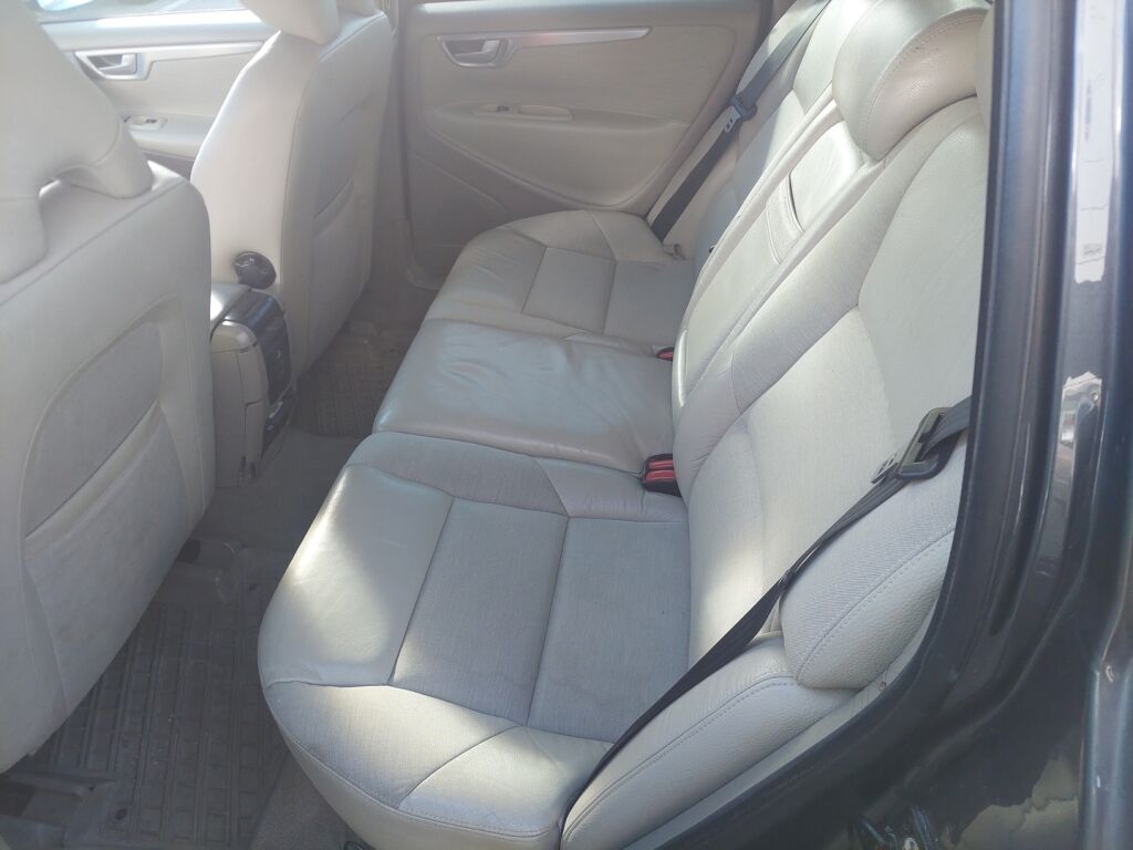 Volvo V70 2005 Harmaa