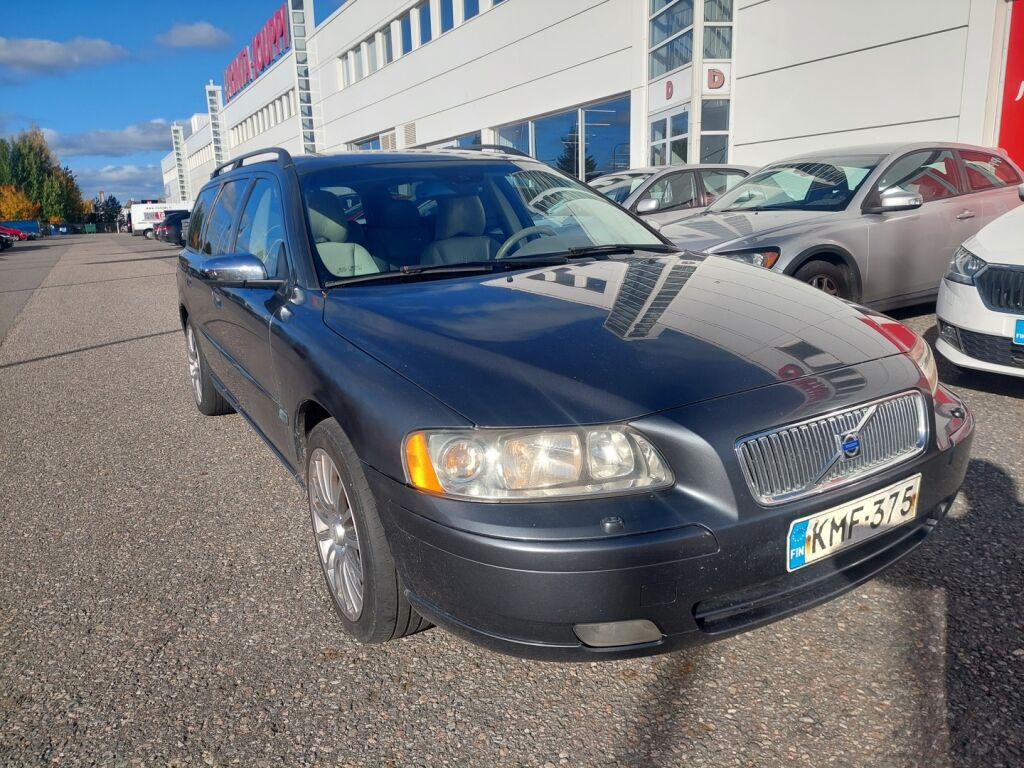 Volvo V70 2005 Harmaa