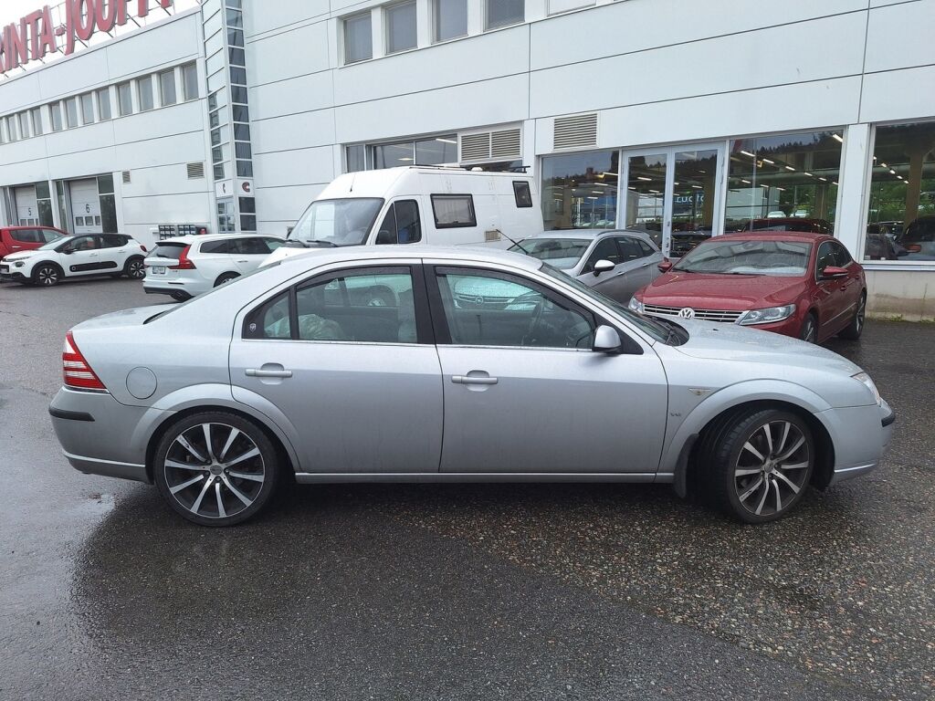 Ford Mondeo 2005 Harmaa