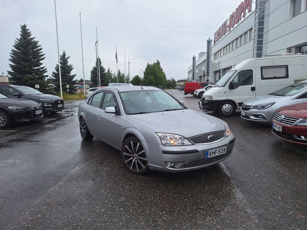 Ford Mondeo 2005 Harmaa