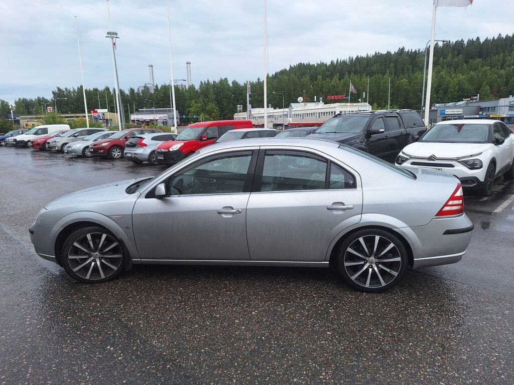 Ford Mondeo 2005 Harmaa