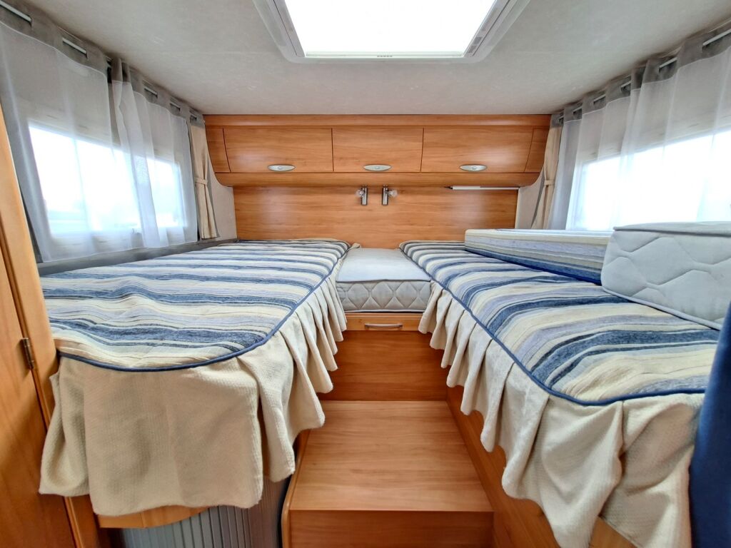Adria Coral Plus 660 SL 2007 Valkoinen