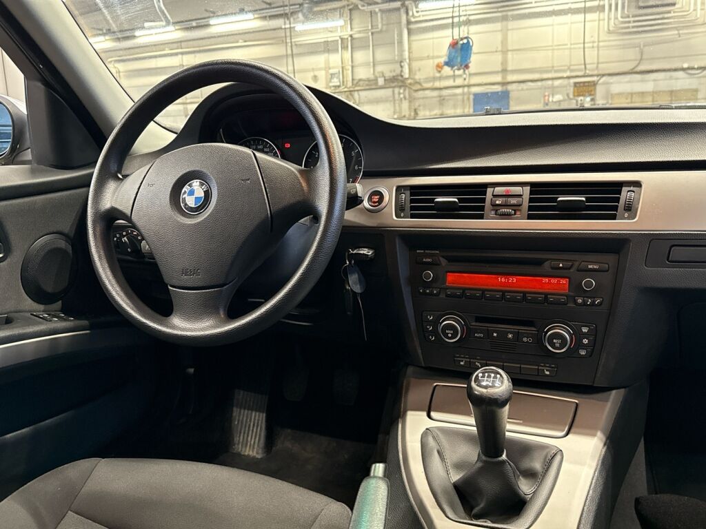 BMW 320 2007 Harmaa