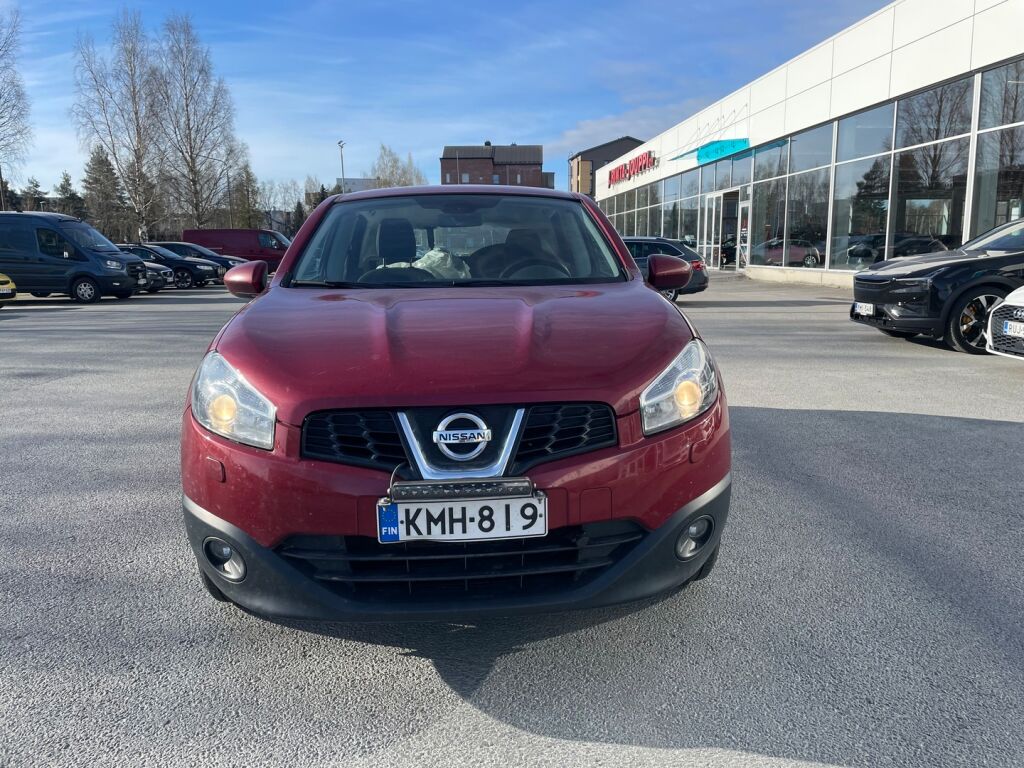 Nissan Qashqai 2012 Punainen