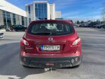 Nissan Qashqai 2012 Punainen