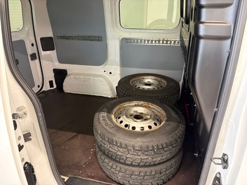 Nissan NV200 2012 Valkoinen