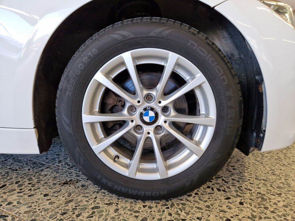 BMW 318 2012 Valkoinen