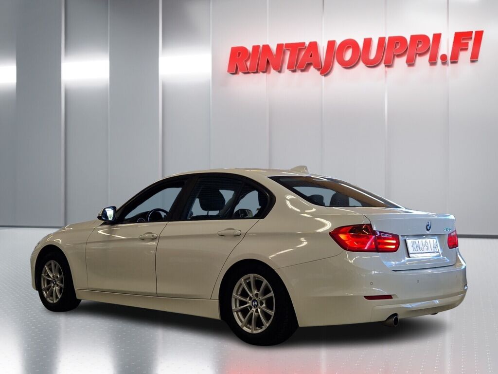 BMW 318 2012 Valkoinen