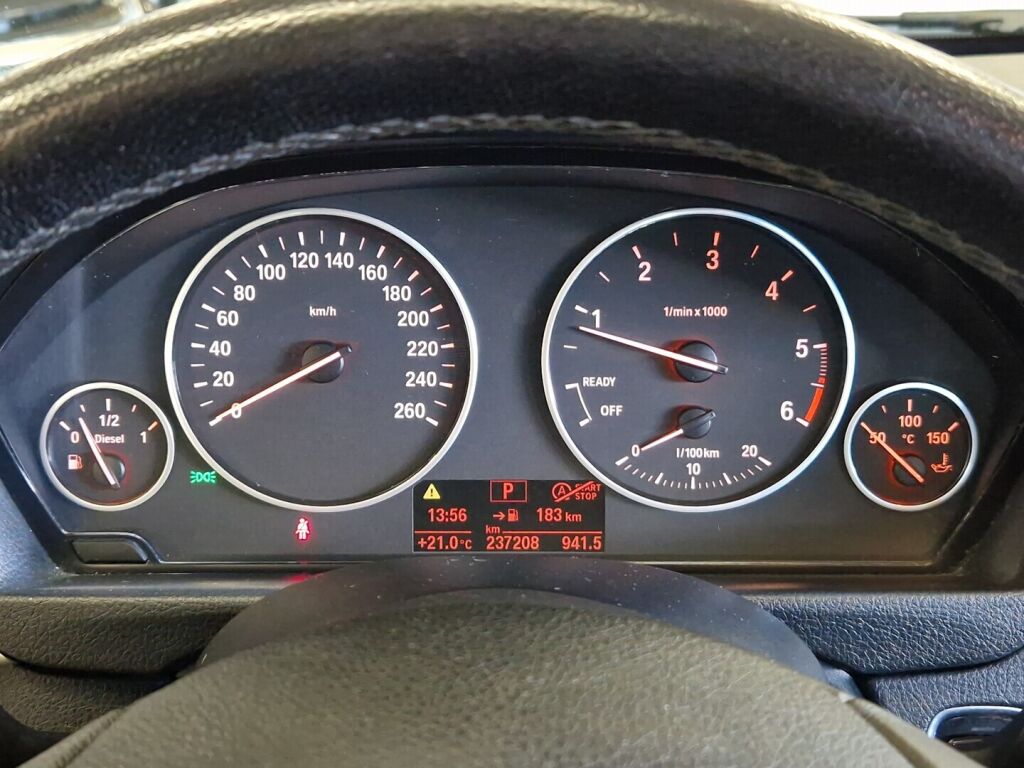 BMW 318 2012 Valkoinen