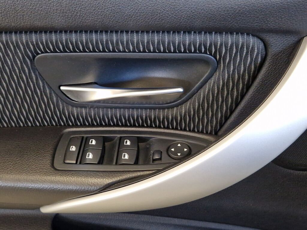 BMW 318 2012 Valkoinen