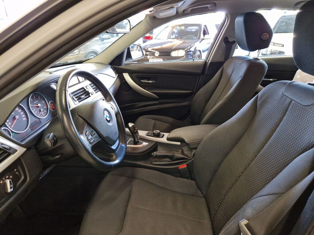 BMW 318 2012 Valkoinen