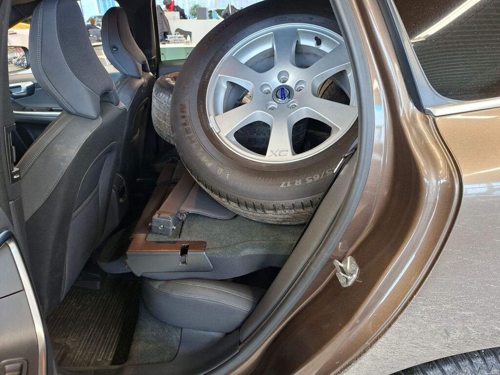 Volvo XC60 2014 Ruskea (beige)