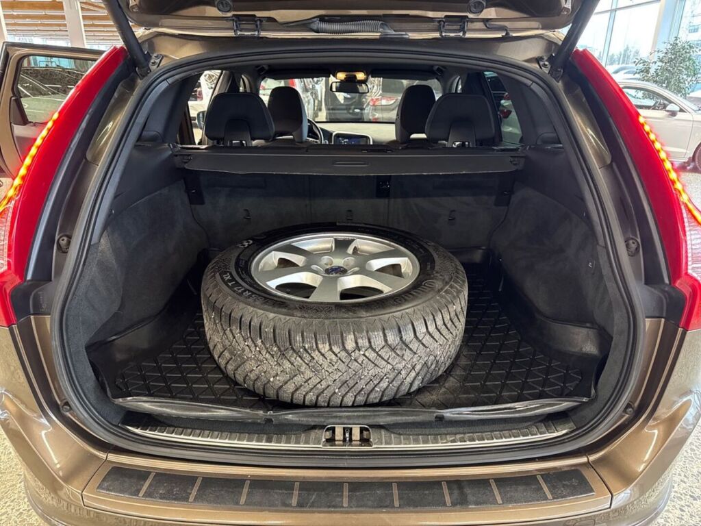 Volvo XC60 2014 Ruskea (beige)