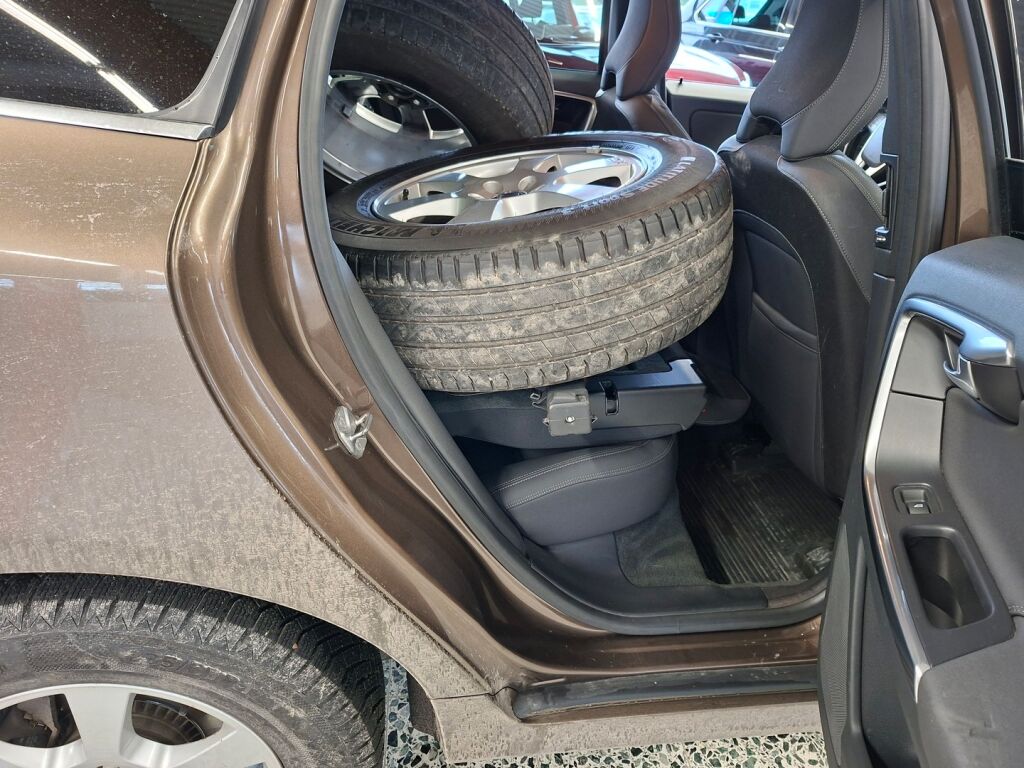 Volvo XC60 2014 Ruskea (beige)