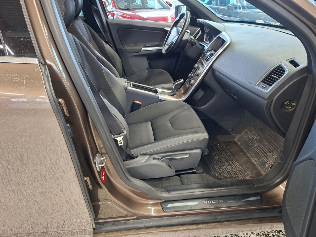 Volvo XC60 2014 Ruskea (beige)