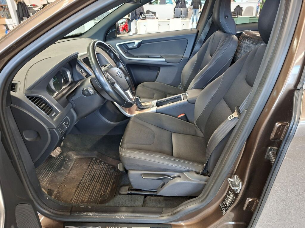 Volvo XC60 2014 Ruskea (beige)