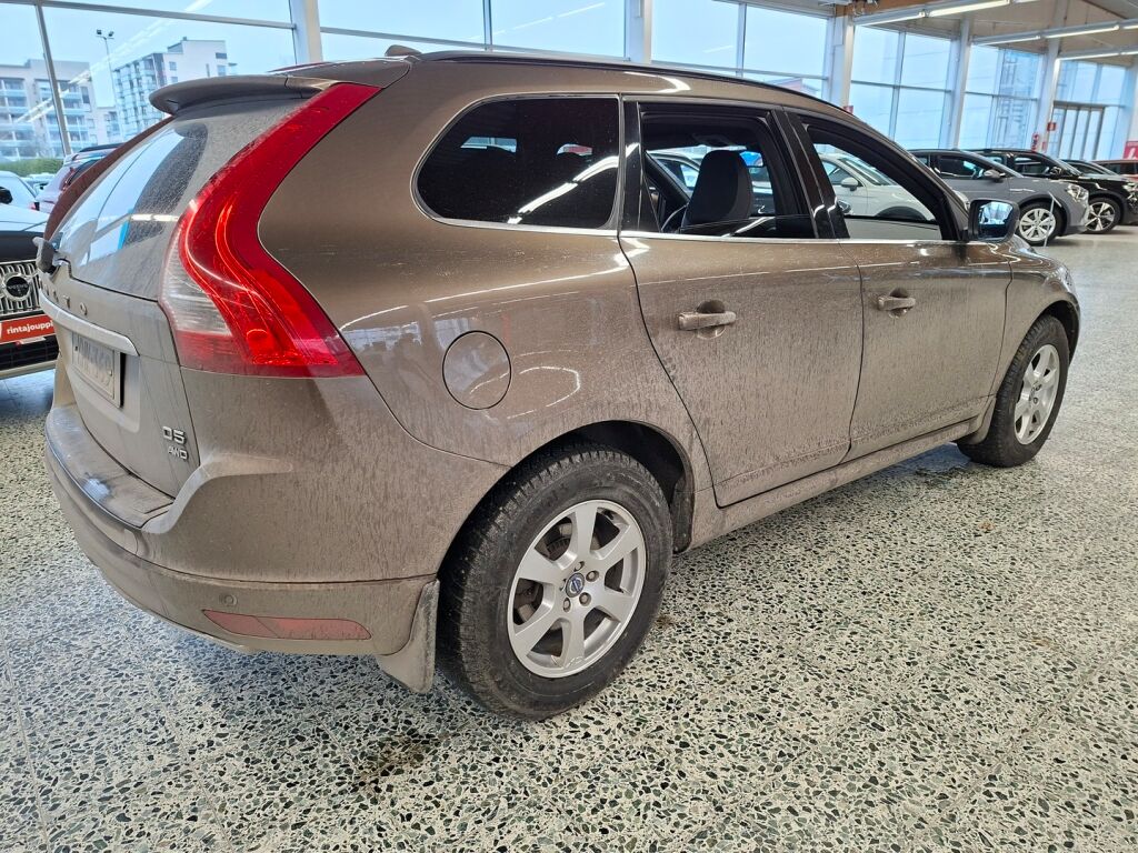Volvo XC60 2014 Ruskea (beige)