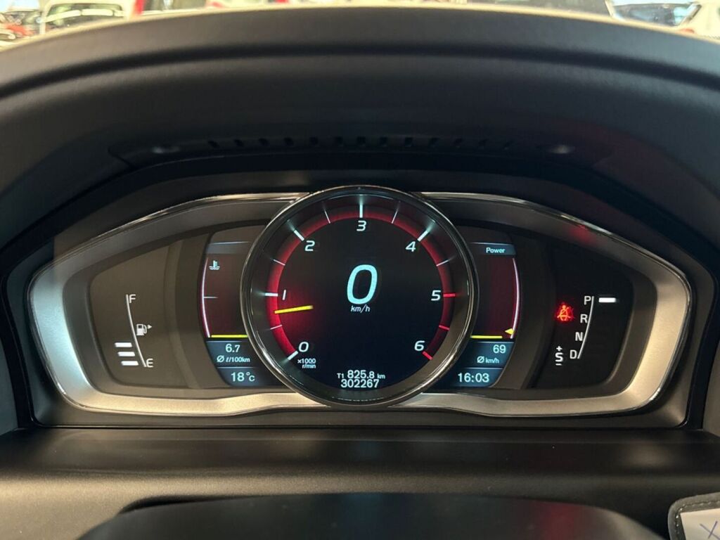 Volvo XC60 2014 Ruskea (beige)