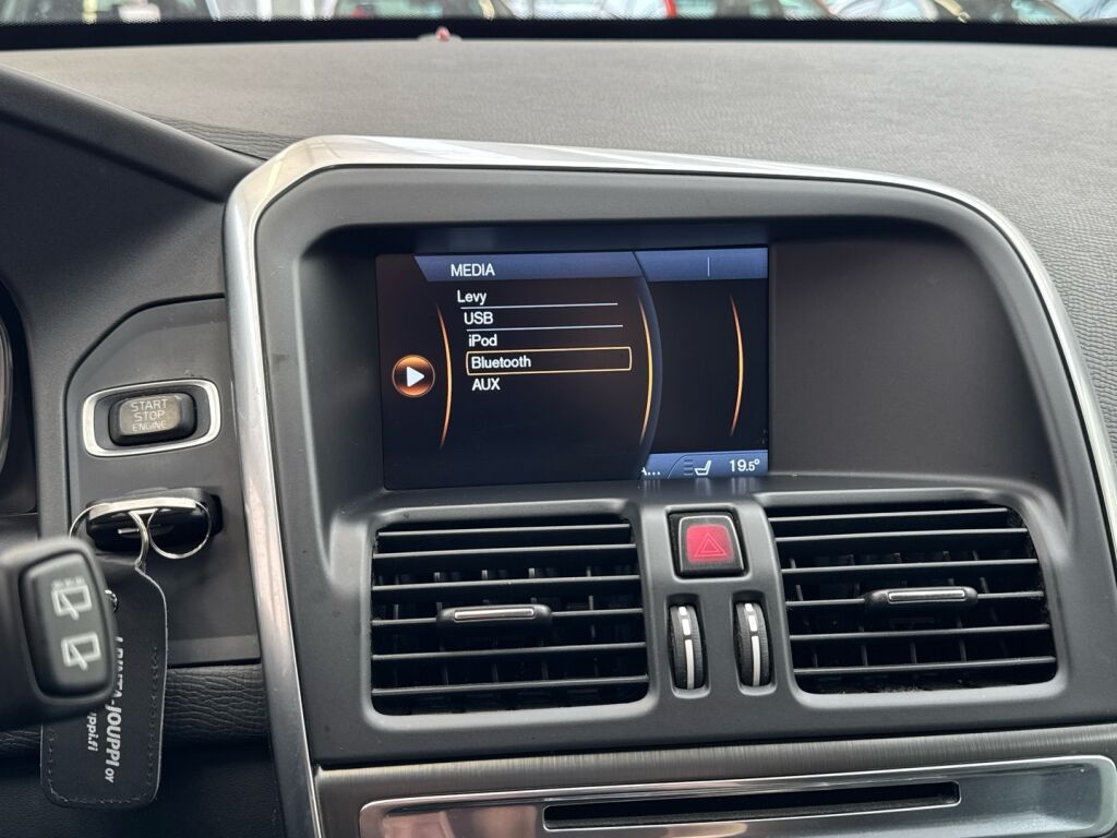 Volvo XC60 2014 Ruskea (beige)