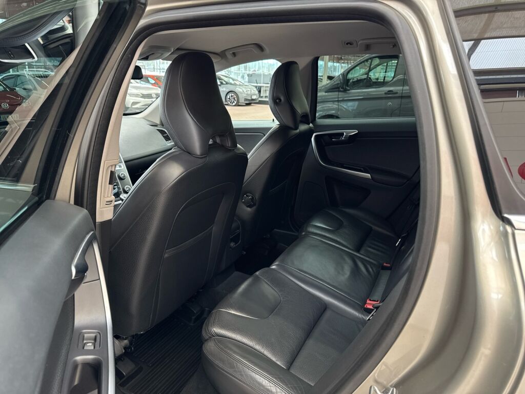 Volvo XC60 2014 Ruskea (beige)